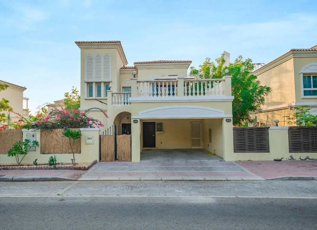 Dubai Villa - Beautifully Appointed